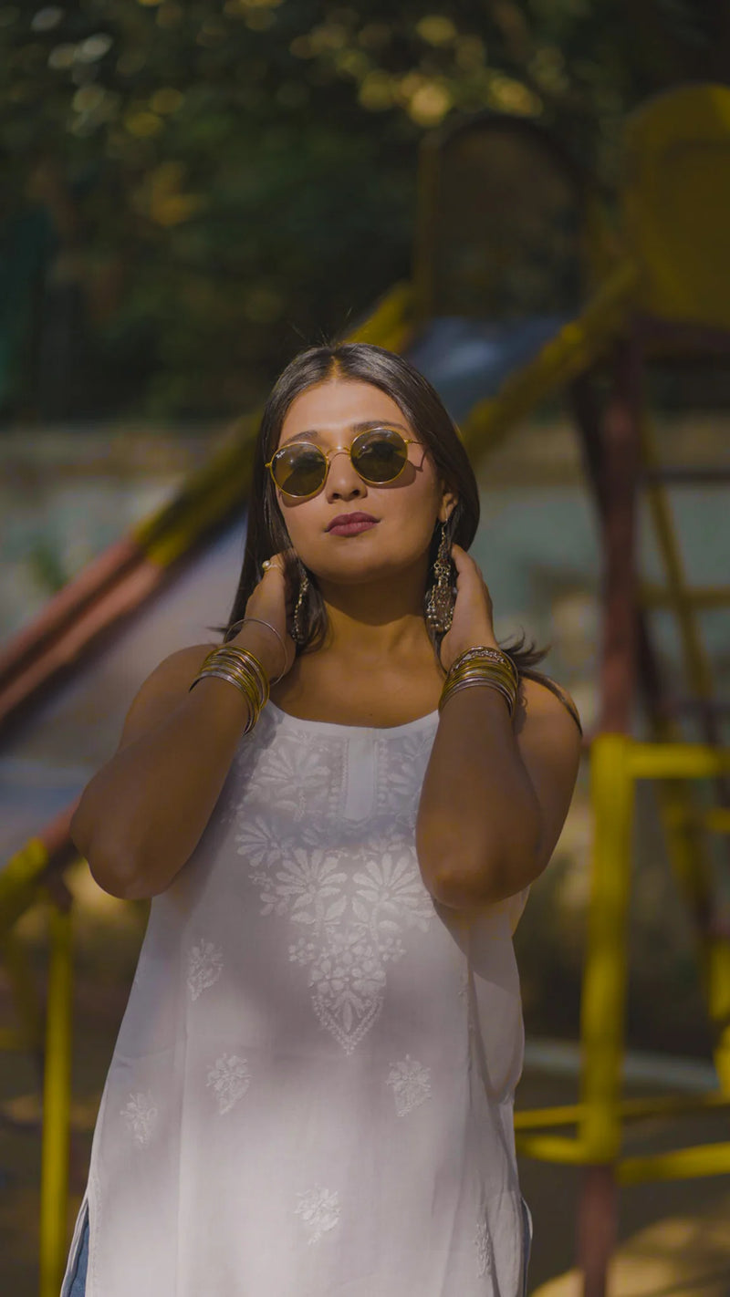 SHAILEE SLEEVELESS SHORT KURTA