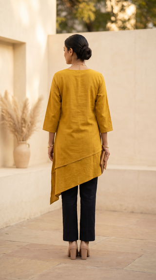 Yellow Bloom Asymmetric coord set